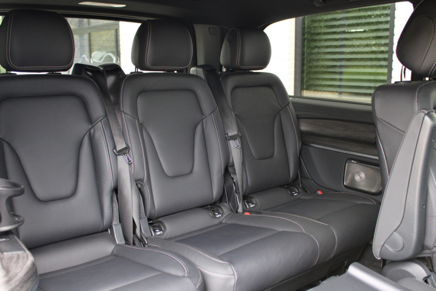 Mercedes-Benz Eqv 300 L2 / AMG / Luchtvering / 7-Persoons / Burmester / Electr Stoelen / Vol Opties / NIEUW!!