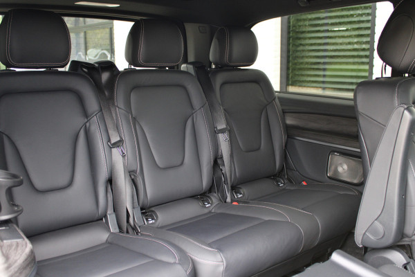 Mercedes-Benz Eqv 300 L2 / AMG / Luchtvering / 7-Persoons / Burmester / Electr Stoelen / Vol Opties / NIEUW!!
