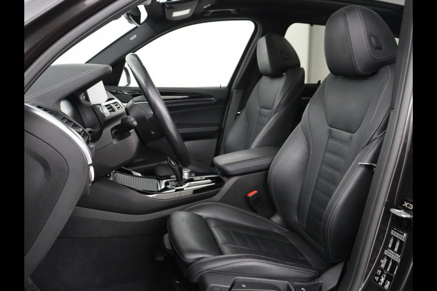 BMW X3 xDrive20i High Executive Edition | Pano | Carplay Panorama dak | Climate control | Stoelverwarming | Cruise control | Sfeerverlichting | Navigatie | Bluetooth | Leder bekleding | Achteruitrij camera | DAB Radio