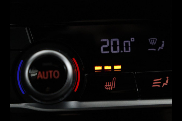 BMW X3 xDrive20i High Executive Edition | Pano | Carplay Panorama dak | Climate control | Stoelverwarming | Cruise control | Sfeerverlichting | Navigatie | Bluetooth | Leder bekleding | Achteruitrij camera | DAB Radio