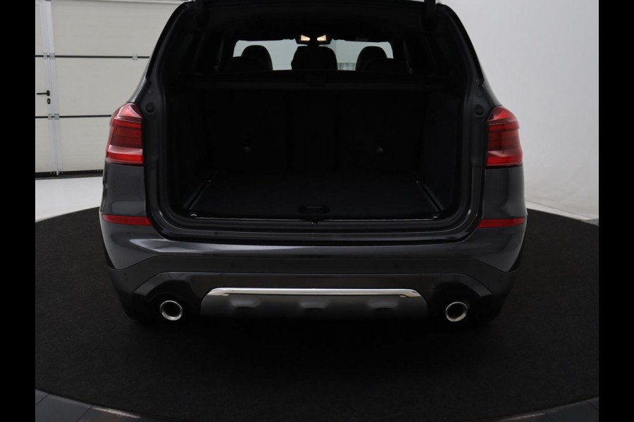 BMW X3 xDrive20i High Executive Edition | Pano | Carplay Panorama dak | Climate control | Stoelverwarming | Cruise control | Sfeerverlichting | Navigatie | Bluetooth | Leder bekleding | Achteruitrij camera | DAB Radio