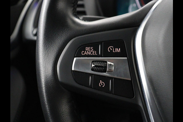 BMW X3 xDrive20i High Executive Edition | Pano | Carplay Panorama dak | Climate control | Stoelverwarming | Cruise control | Sfeerverlichting | Navigatie | Bluetooth | Leder bekleding | Achteruitrij camera | DAB Radio