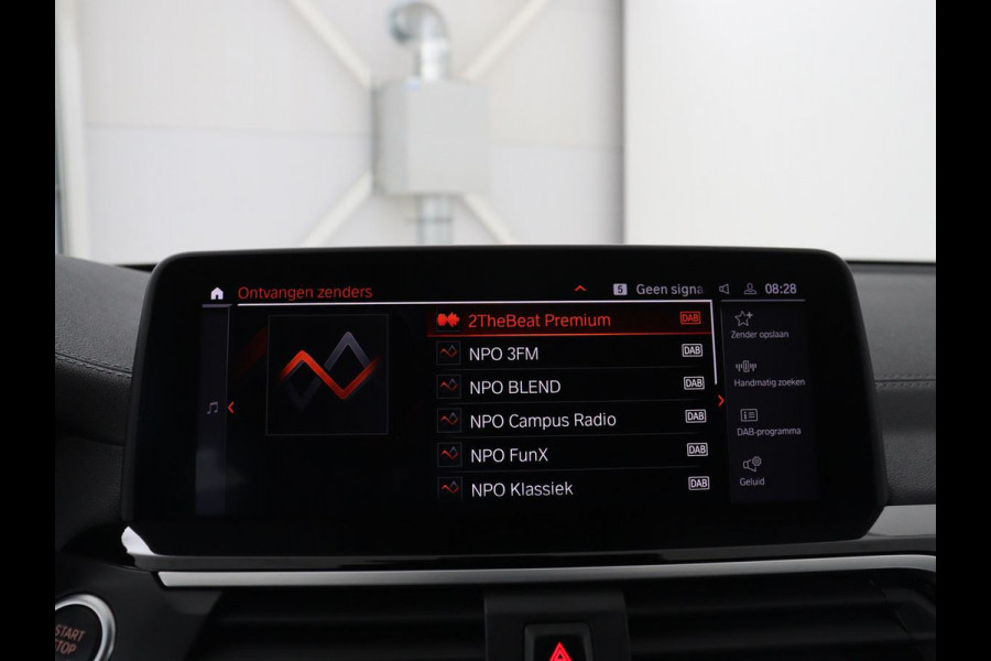 BMW X3 xDrive20i High Executive Edition | Pano | Carplay Panorama dak | Climate control | Stoelverwarming | Cruise control | Sfeerverlichting | Navigatie | Bluetooth | Leder bekleding | Achteruitrij camera | DAB Radio