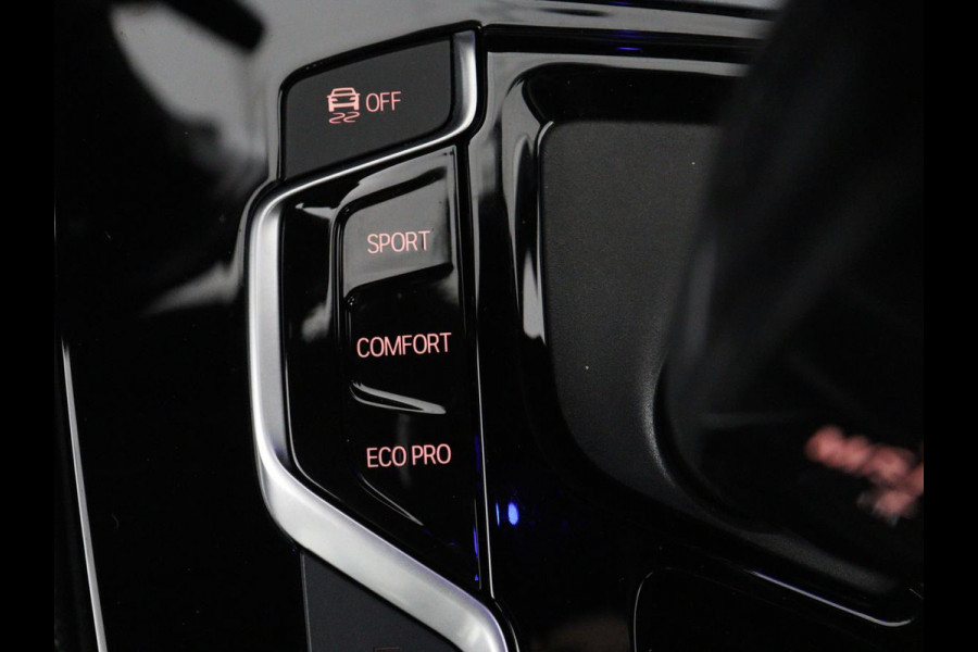 BMW X3 xDrive20i High Executive Edition | Pano | Carplay Panorama dak | Climate control | Stoelverwarming | Cruise control | Sfeerverlichting | Navigatie | Bluetooth | Leder bekleding | Achteruitrij camera | DAB Radio