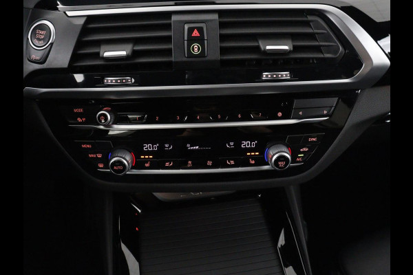 BMW X3 xDrive20i High Executive Edition | Pano | Carplay Panorama dak | Climate control | Stoelverwarming | Cruise control | Sfeerverlichting | Navigatie | Bluetooth | Leder bekleding | Achteruitrij camera | DAB Radio
