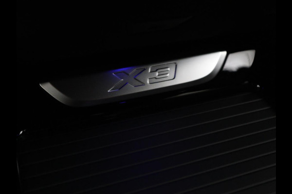 BMW X3 xDrive20i High Executive Edition | Pano | Carplay Panorama dak | Climate control | Stoelverwarming | Cruise control | Sfeerverlichting | Navigatie | Bluetooth | Leder bekleding | Achteruitrij camera | DAB Radio