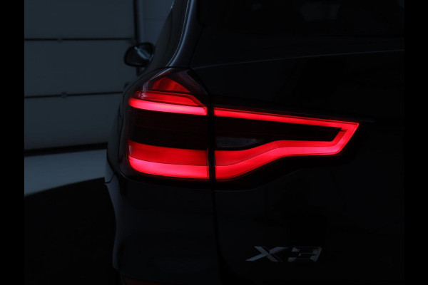 BMW X3 xDrive20i High Executive Edition | Pano | Carplay Panorama dak | Climate control | Stoelverwarming | Cruise control | Sfeerverlichting | Navigatie | Bluetooth | Leder bekleding | Achteruitrij camera | DAB Radio