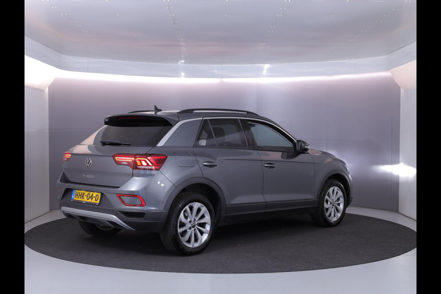 Volkswagen T-Roc 1.0 TSI Life Edition 115 pk | Verlengde garantie | Navigatie via App | Parkeersensoren (Park assist) | Achteruitrijcamera | Autom. airco |