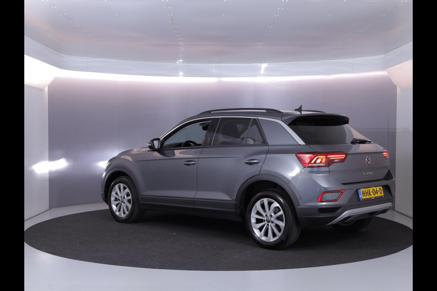 Volkswagen T-Roc 1.0 TSI Life Edition 115 pk | Verlengde garantie | Navigatie via App | Parkeersensoren (Park assist) | Achteruitrijcamera | Autom. airco |