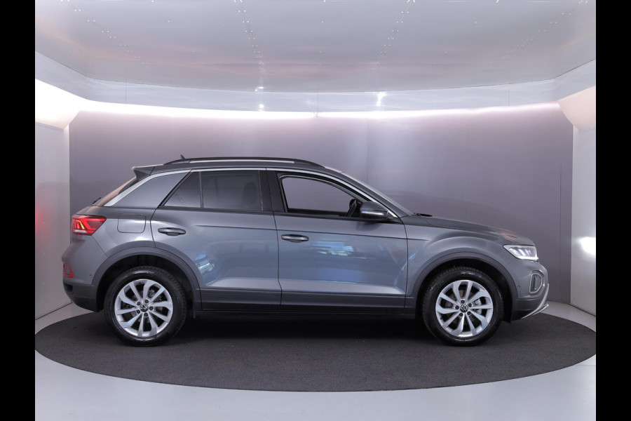 Volkswagen T-Roc 1.0 TSI Life Edition 115 pk | Verlengde garantie | Navigatie via App | Parkeersensoren (Park assist) | Achteruitrijcamera | Autom. airco |
