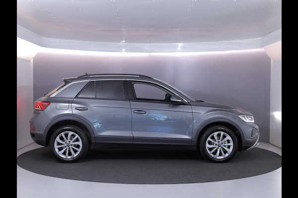 Volkswagen T-Roc 1.0 TSI Life Edition 115 pk | Verlengde garantie | Navigatie via App | Parkeersensoren (Park assist) | Achteruitrijcamera | Autom. airco |