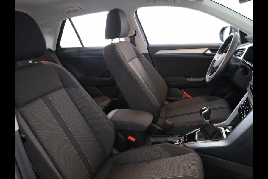 Volkswagen T-Roc 1.0 TSI Life Edition 115 pk | Verlengde garantie | Navigatie via App | Parkeersensoren (Park assist) | Achteruitrijcamera | Autom. airco |