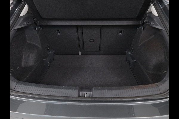 Volkswagen T-Roc 1.0 TSI Life Edition 115 pk | Verlengde garantie | Navigatie via App | Parkeersensoren (Park assist) | Achteruitrijcamera | Autom. airco |