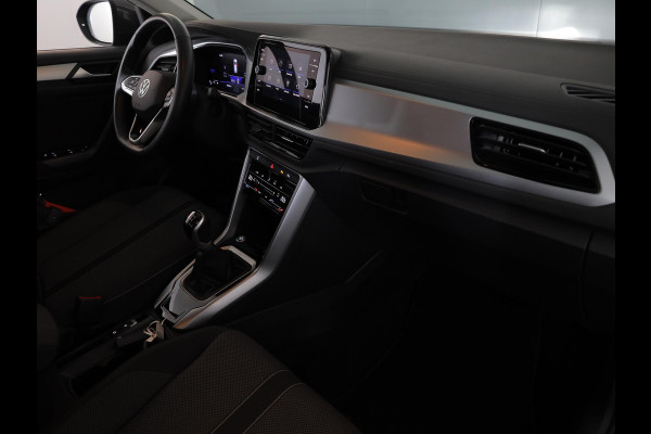 Volkswagen T-Roc 1.0 TSI Life Edition 115 pk | Verlengde garantie | Navigatie via App | Parkeersensoren (Park assist) | Achteruitrijcamera | Autom. airco |