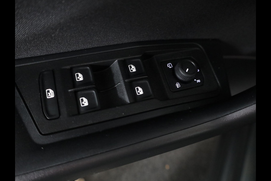 Volkswagen T-Roc 1.0 TSI Life Edition 115 pk | Verlengde garantie | Navigatie via App | Parkeersensoren (Park assist) | Achteruitrijcamera | Autom. airco |