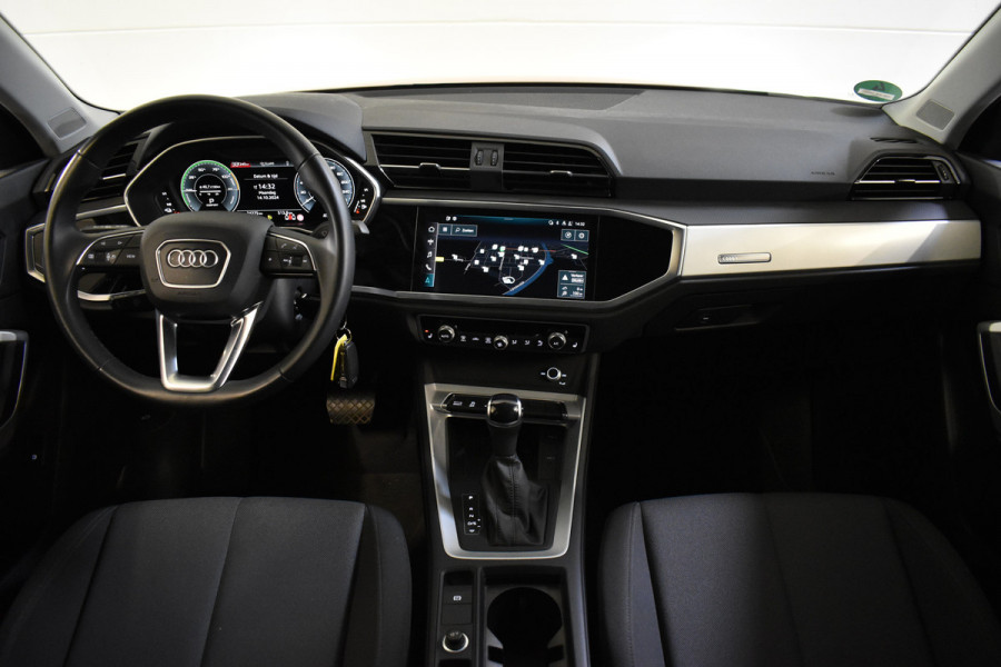 Audi Q3 45 TFSIe 245PK HYBRID EDITION NAVI/PDC/DRIVE-SELECT STOELVERW