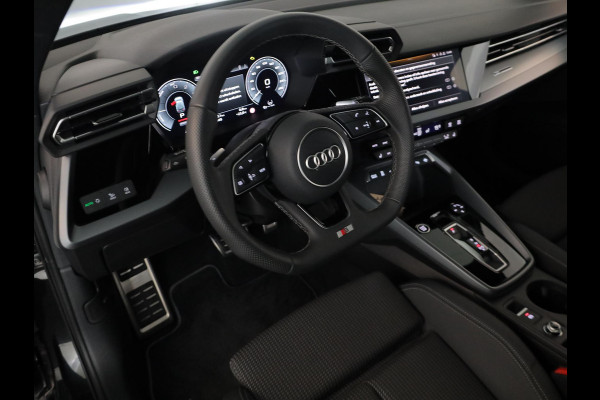 Audi A3 Sportback 40 TFSI e S edition 204 pk S-tronic | Verlengde garantie | Parkeersensoren (Park assist) | Achteruitrijcamera | Adaptieve cruise control | Autom. airco (3 zones) | S-Line |