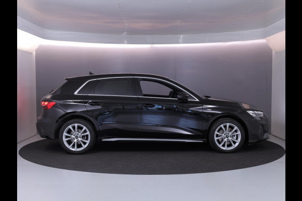Audi A3 Sportback 40 TFSI e S edition 204 pk S-tronic | Verlengde garantie | Parkeersensoren (Park assist) | Achteruitrijcamera | Adaptieve cruise control | Autom. airco (3 zones) | S-Line |