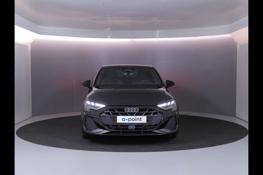 Audi A3 Sportback 40 TFSI e S edition 204 pk S-tronic | Verlengde garantie | Parkeersensoren (Park assist) | Achteruitrijcamera | Adaptieve cruise control | Autom. airco (3 zones) | S-Line |