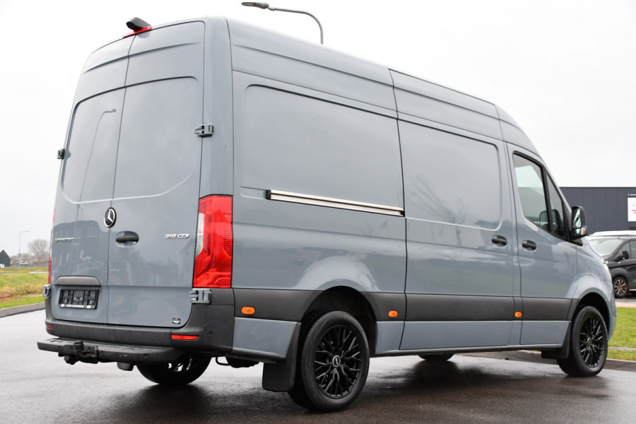 Mercedes-Benz Sprinter 317 2.2 CDI L2H2 PB Edition 360 Camera, Cruise, LED, Carplay, Leder, Stoelverwarming, Standkachel, 10,5'' Mbux, Automaat, 170pk, Virtual, Uniek!