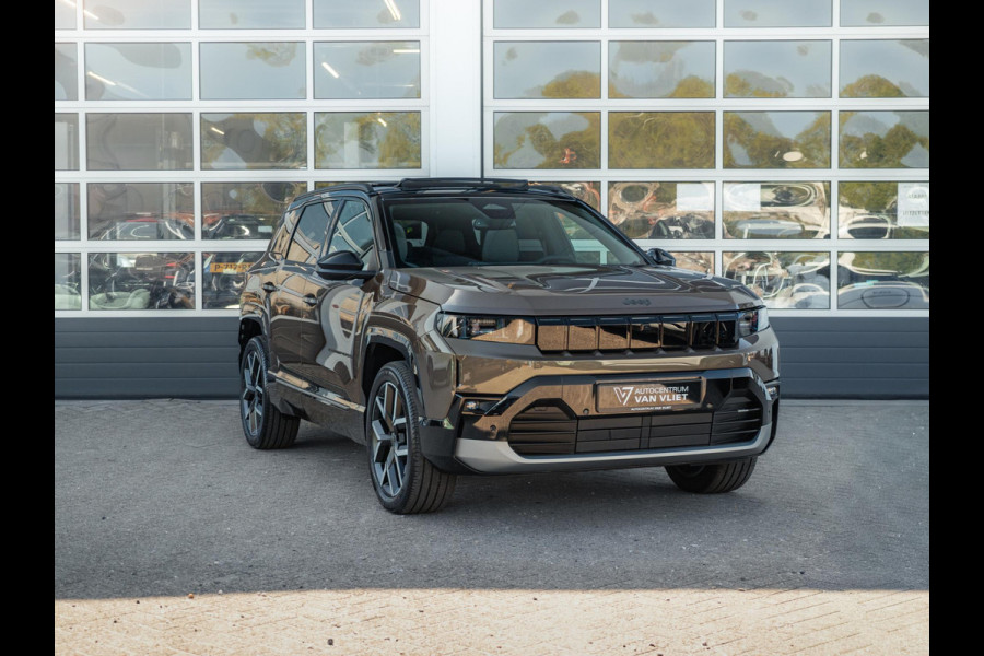 Jeep Compass First Edition 74 kWh | Adapt. Cruise | Camera | Carplay | 20" | Elektr. A-Klep | Navi | Winter Pack | Schuif/Kanteldak | Premium Pack | Conv. Pack | Warmtepomp