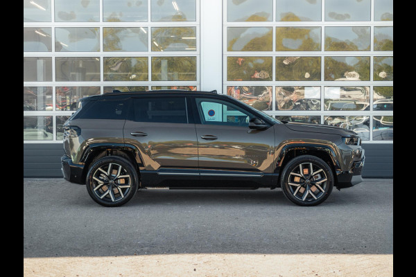 Jeep Compass First Edition 74 kWh | Adapt. Cruise | Camera | Carplay | 20" | Elektr. A-Klep | Navi | Winter Pack | Schuif/Kanteldak | Premium Pack | Conv. Pack | Warmtepomp