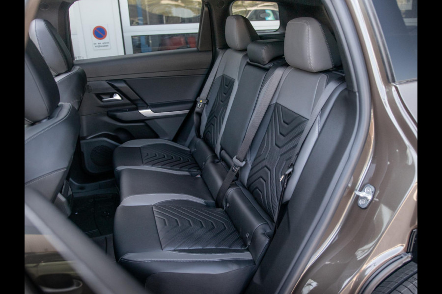 Jeep Compass First Edition 74 kWh | Adapt. Cruise | Camera | Carplay | 20" | Elektr. A-Klep | Navi | Winter Pack | Schuif/Kanteldak | Premium Pack | Conv. Pack | Warmtepomp