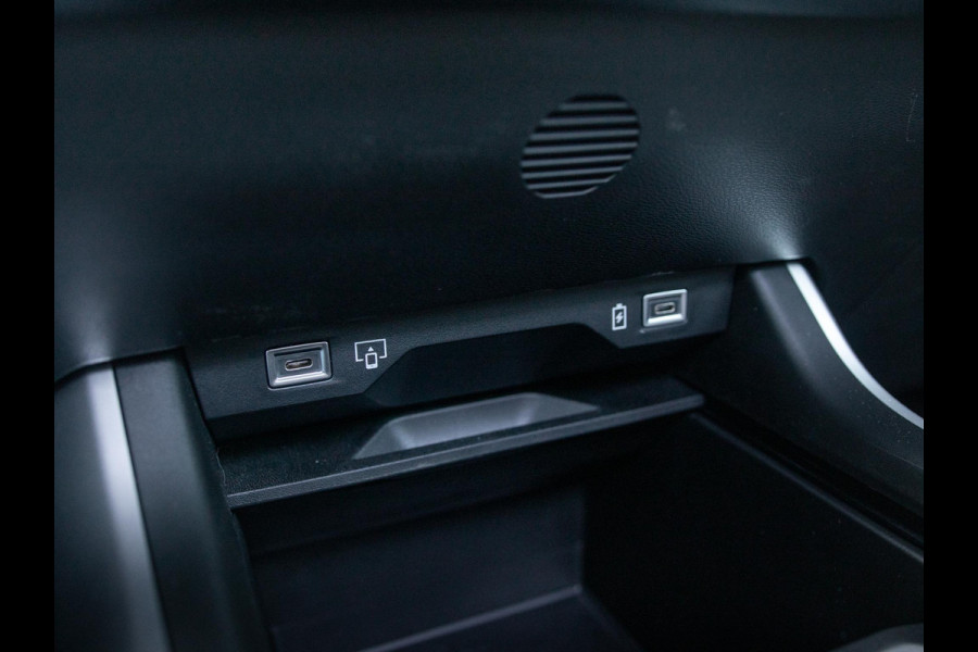 Jeep Compass First Edition 74 kWh | Adapt. Cruise | Camera | Carplay | 20" | Elektr. A-Klep | Navi | Winter Pack | Schuif/Kanteldak | Premium Pack | Conv. Pack | Warmtepomp