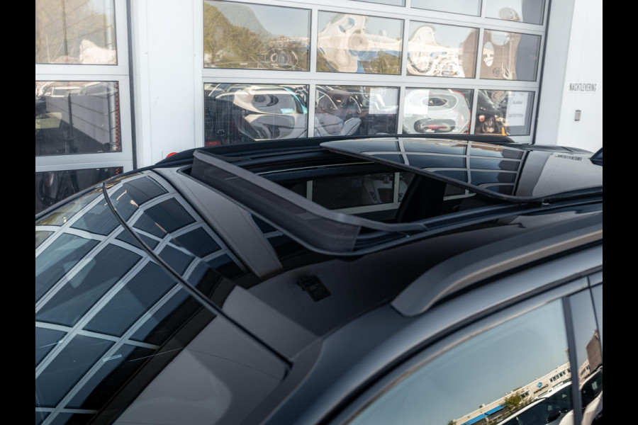 Jeep Compass First Edition 74 kWh | Adapt. Cruise | Camera | Carplay | 20" | Elektr. A-Klep | Navi | Winter Pack | Schuif/Kanteldak | Premium Pack | Conv. Pack | Warmtepomp