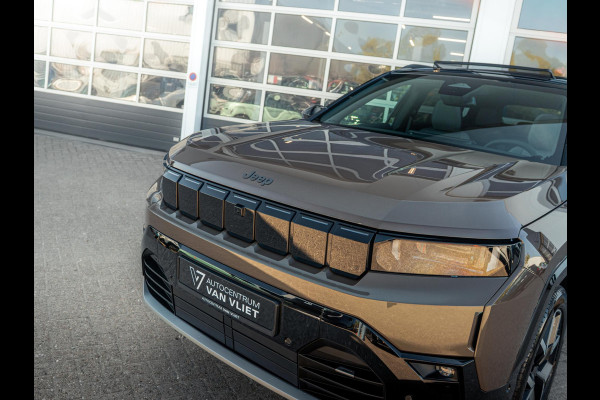 Jeep Compass First Edition 74 kWh | Adapt. Cruise | Camera | Carplay | 20" | Elektr. A-Klep | Navi | Winter Pack | Schuif/Kanteldak | Premium Pack | Conv. Pack | Warmtepomp
