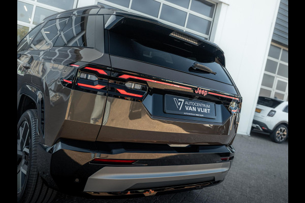 Jeep Compass First Edition 74 kWh | Adapt. Cruise | Camera | Carplay | 20" | Elektr. A-Klep | Navi | Winter Pack | Schuif/Kanteldak | Premium Pack | Conv. Pack | Warmtepomp
