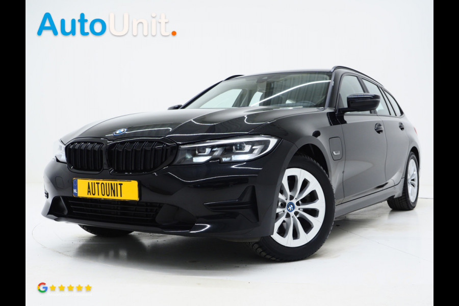 BMW 3 Serie Touring 320e Shadow Line | Camera | Trekhaak | Leder/Stof | DAB | LED | Cruise | Carplay