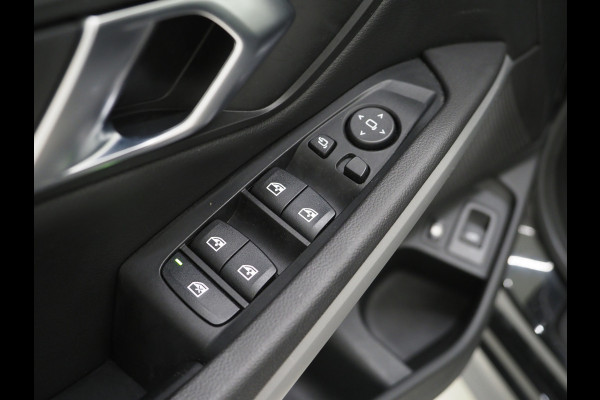 BMW 3 Serie Touring 320e Shadow Line | Camera | Trekhaak | Leder/Stof | DAB | LED | Cruise | Carplay