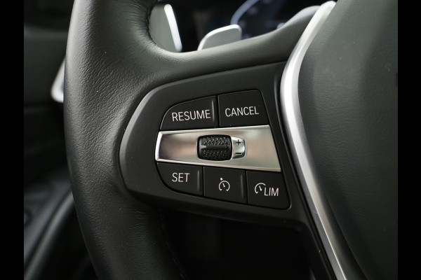 BMW 3 Serie Touring 320e Shadow Line | Camera | Trekhaak | Leder/Stof | DAB | LED | Cruise | Carplay