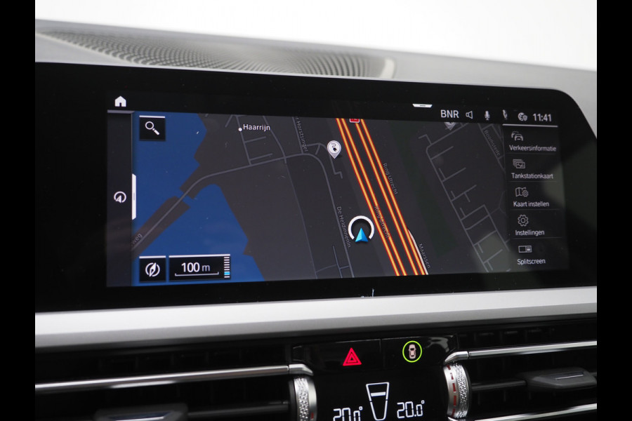 BMW 3 Serie Touring 320e Shadow Line | Camera | Trekhaak | Leder/Stof | DAB | LED | Cruise | Carplay