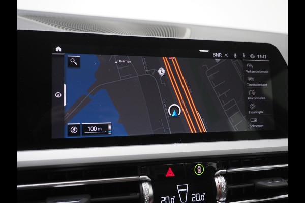 BMW 3 Serie Touring 320e Shadow Line | Camera | Trekhaak | Leder/Stof | DAB | LED | Cruise | Carplay