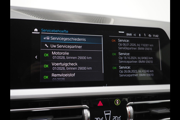 BMW 3 Serie Touring 320e Shadow Line | Camera | Trekhaak | Leder/Stof | DAB | LED | Cruise | Carplay