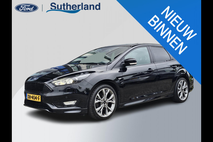 Ford FOCUS Wagon 1.5 Titanium 182 pk | 2de eigenaar | Bi-xenon | Camera | Stuur- en stoelverwarming | 18'' velgen | Zéér netjes!
