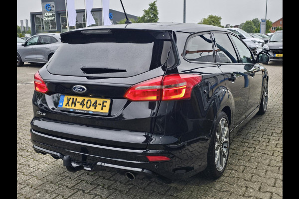 Ford FOCUS Wagon 1.5 Titanium 182 pk | 2de eigenaar | Bi-xenon | Camera | Stuur- en stoelverwarming | 18'' velgen | Zéér netjes!