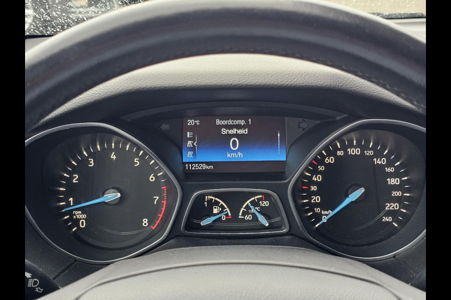 Ford FOCUS Wagon 1.5 Titanium 182 pk | 2de eigenaar | Bi-xenon | Camera | Stuur- en stoelverwarming | 18'' velgen | Zéér netjes!