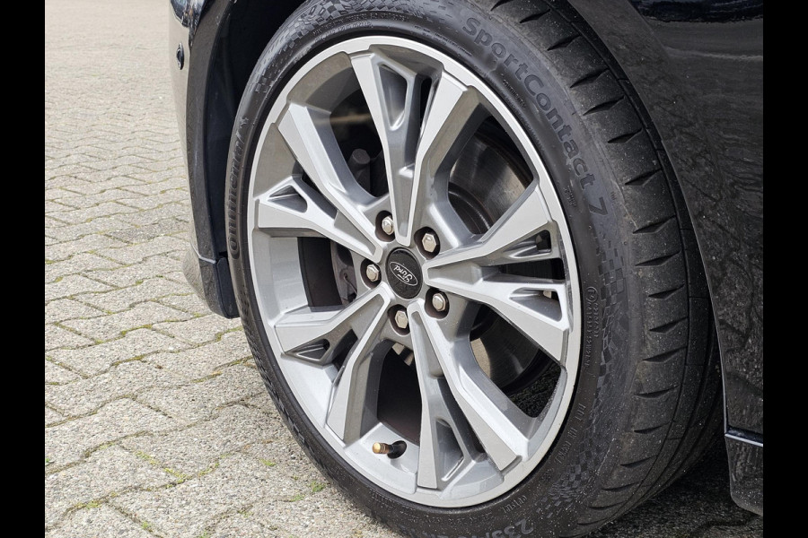 Ford FOCUS Wagon 1.5 Titanium 182 pk | 2de eigenaar | Bi-xenon | Camera | Stuur- en stoelverwarming | 18'' velgen | Zéér netjes!