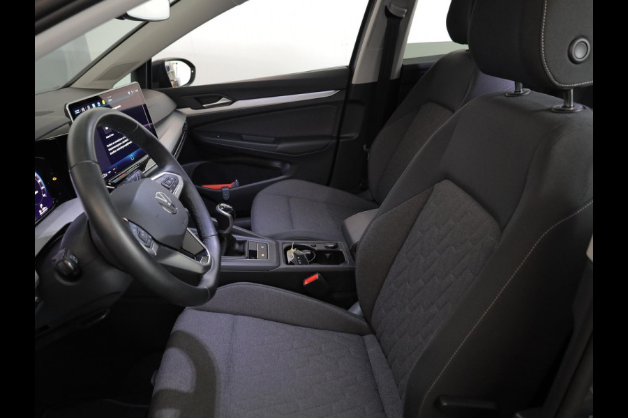 Volkswagen Golf Life Edition 1.5 TSI 85 kW 116 pk | Verlengde garantie | Navigatie via App | Parkeersensoren | Achteruitrijcamera | Autom. airco (3 zones) |