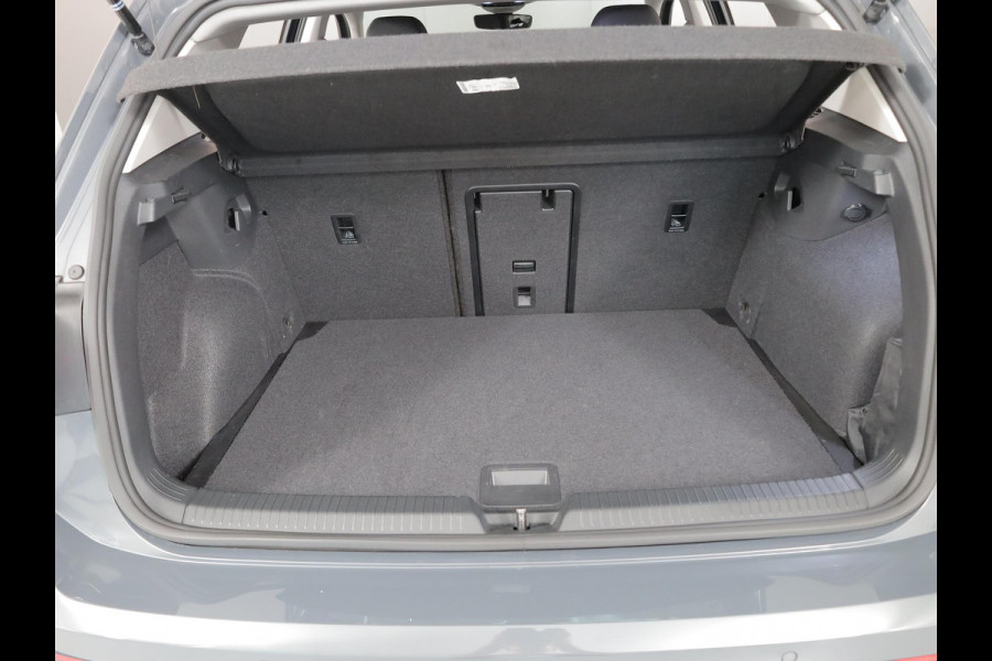Volkswagen Golf Life Edition 1.5 TSI 85 kW 116 pk | Verlengde garantie | Navigatie via App | Parkeersensoren | Achteruitrijcamera | Autom. airco (3 zones) |