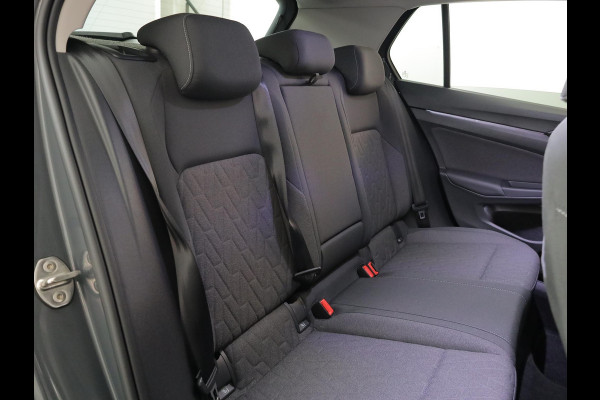 Volkswagen Golf Life Edition 1.5 TSI 85 kW 116 pk | Verlengde garantie | Navigatie via App | Parkeersensoren | Achteruitrijcamera | Autom. airco (3 zones) |