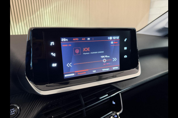 Peugeot 208 1.2 PureTech 100PK Allure Pack | Trekhaak | Adapt. Cruise | 3D Dash. | LED | Incl. garantie