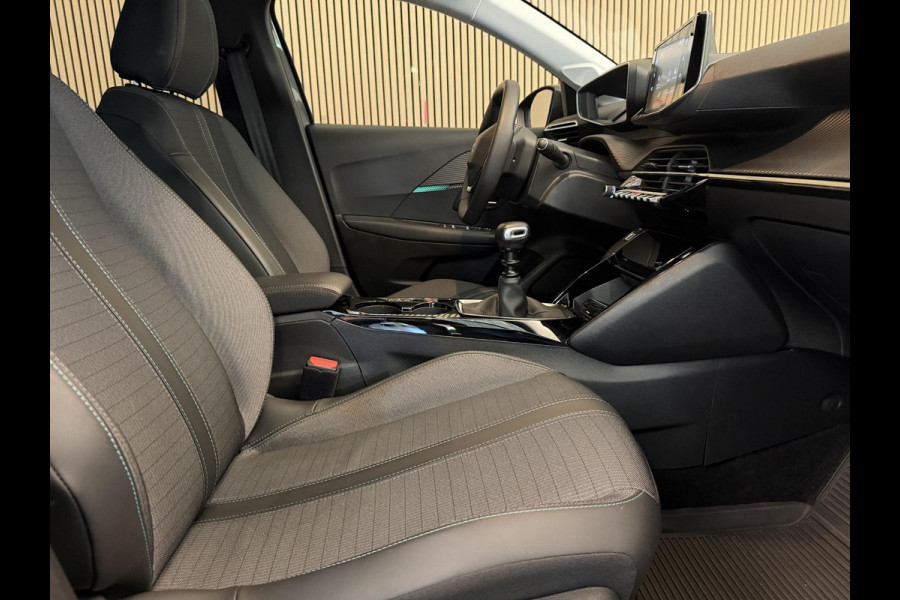 Peugeot 208 1.2 PureTech 100PK Allure Pack | Trekhaak | Adapt. Cruise | 3D Dash. | LED | Incl. garantie