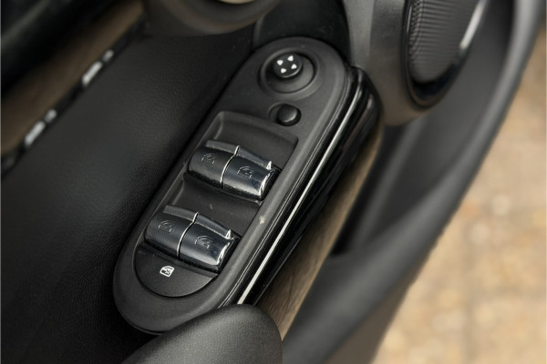 MINI 5-deurs 1.5 Cooper Dalston JCW pakket | Panodak | Kuipstoelen | Sfeerverlichting | Stoelverwarming