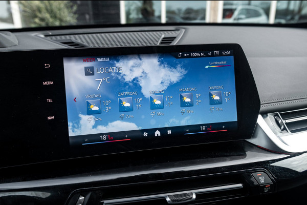 BMW iX1 EDrive 20 M Sport Live Cockpit I Mineralweiss Metallic I Head Up I Led I CarPlay I 360 Camera I M-Sportremmen rood I BTW