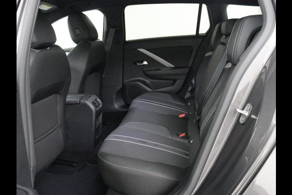 Opel Astra 1.2 Business Edition | SOH 90,8% | 360 Camera | Navigatie | Carplay | Climate control | Stoel & stuurverwarming | Adaptive Cruise control | Bluetooth