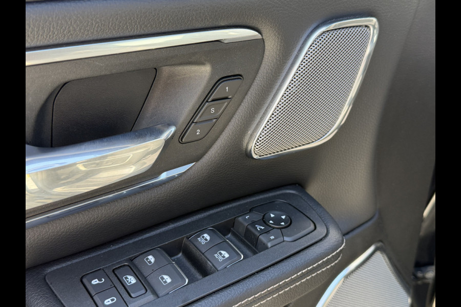 Dodge Ram 1500 LARAMIE Night SST Huricane 426 PK Panorama Dak / Co pilot screen
